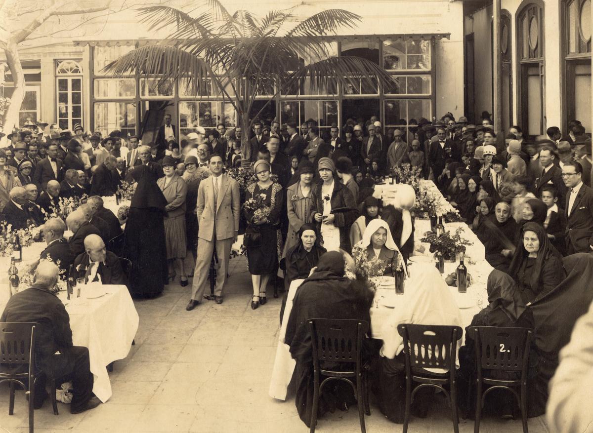 Comida benéfica para los ancianos en el día de San José, 1928.