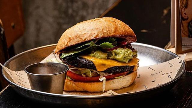 Burger de frijoles negros de Vrutal.