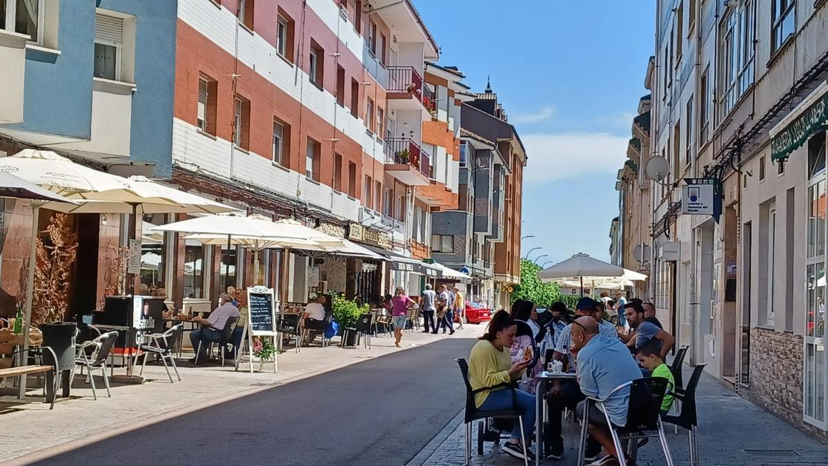 Ambiente en las terrazas de Lugo de Llanera, en una imagen de archivo.