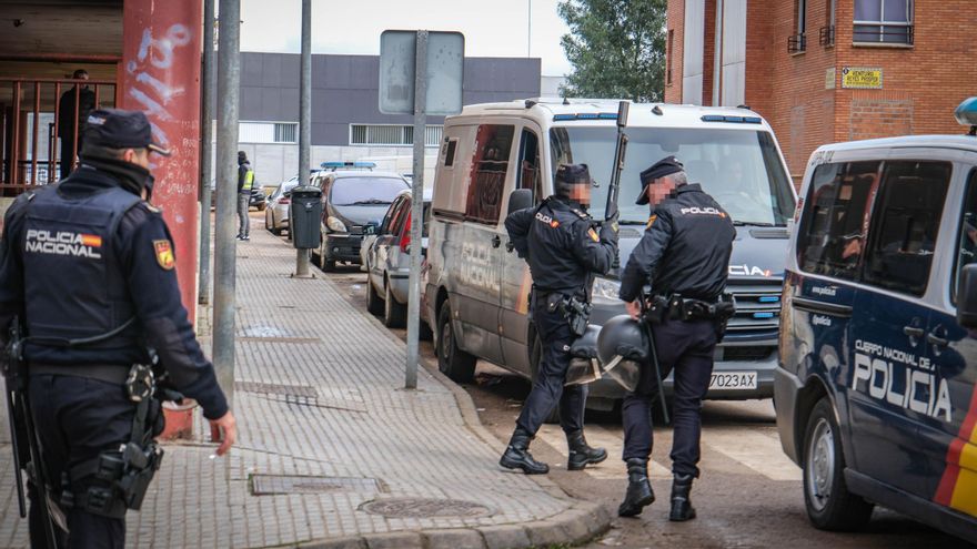 En libertad con cargos los tres detenidos en la operación policial de Suerte de Saavedra