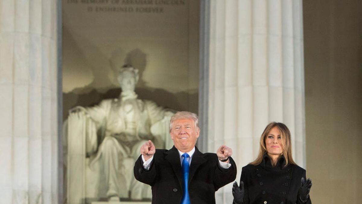 Melania Trump y sus dos primeros looks como primera dama