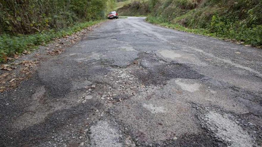 Estado actual de la carretera que conecta Villoria con el Meruxal y Les Quintanes.