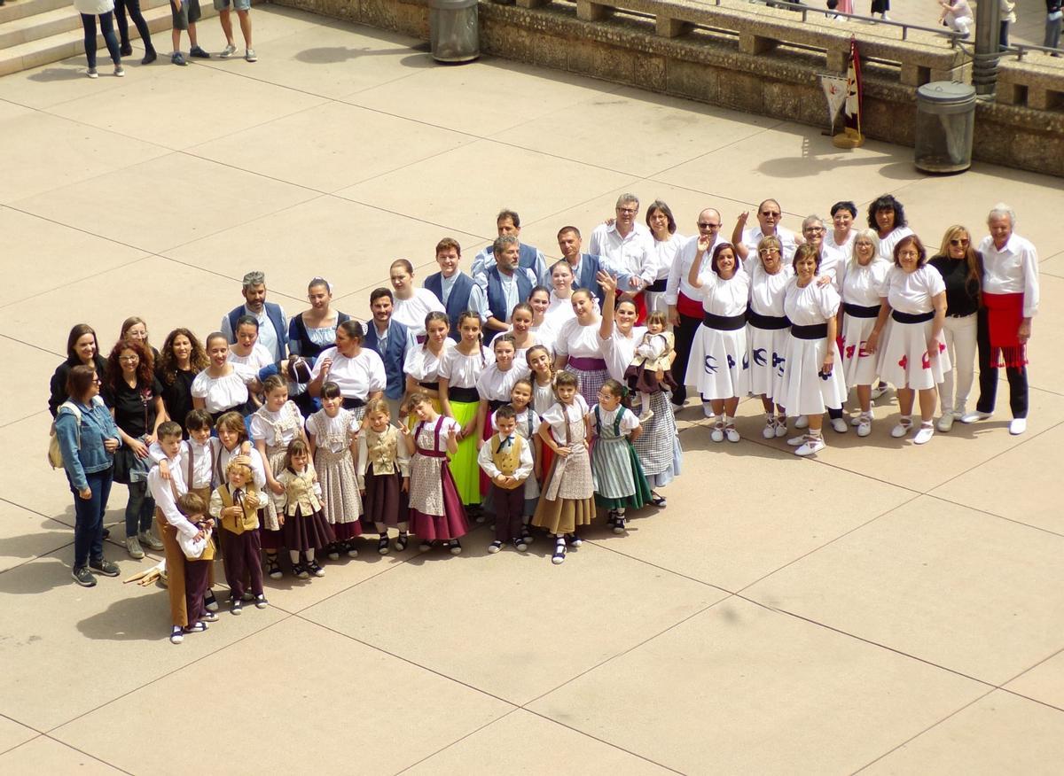 El Casal Cultural Dansaires Manresans celebra el seu 75è aniversari a Montserrat