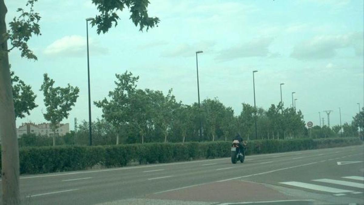El motorista no respetó los límites de velocidad establecidos en la Z-30.