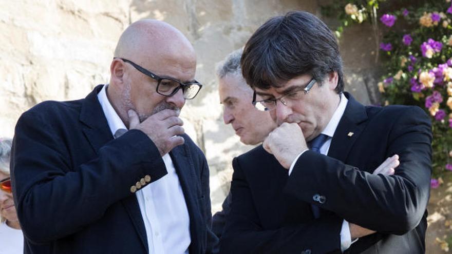 A expensas de la respuesta de Puigdemont