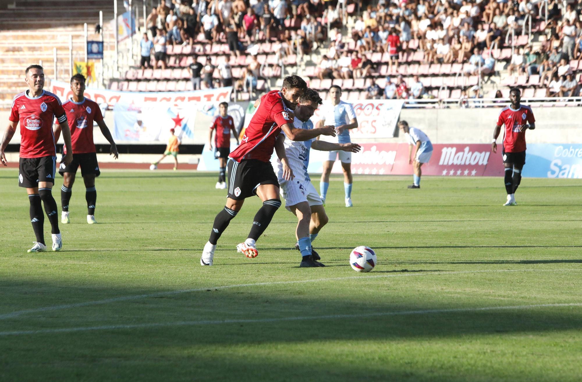 El Celta Golea al Compos en el ansiado choque amistoso