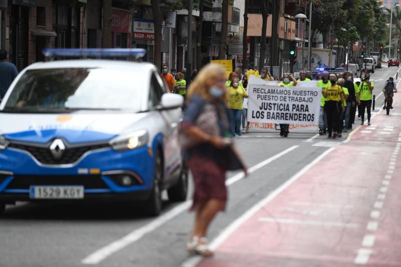 Manifestación de los barrenderos despedidos por el ayuntamiento de LPGC