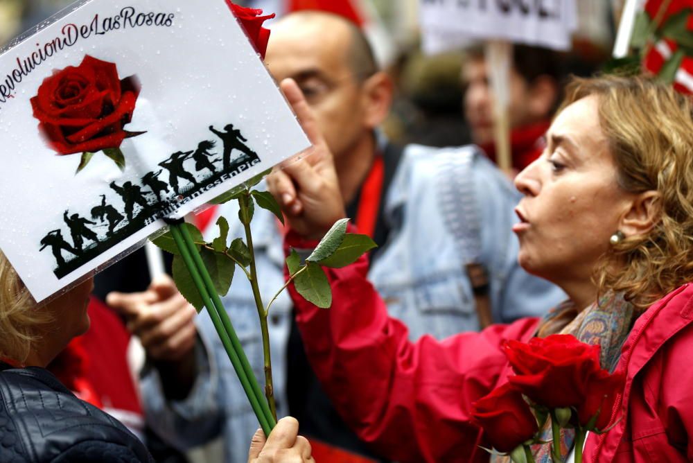 Protestas en la sede del PSOE en Ferraz