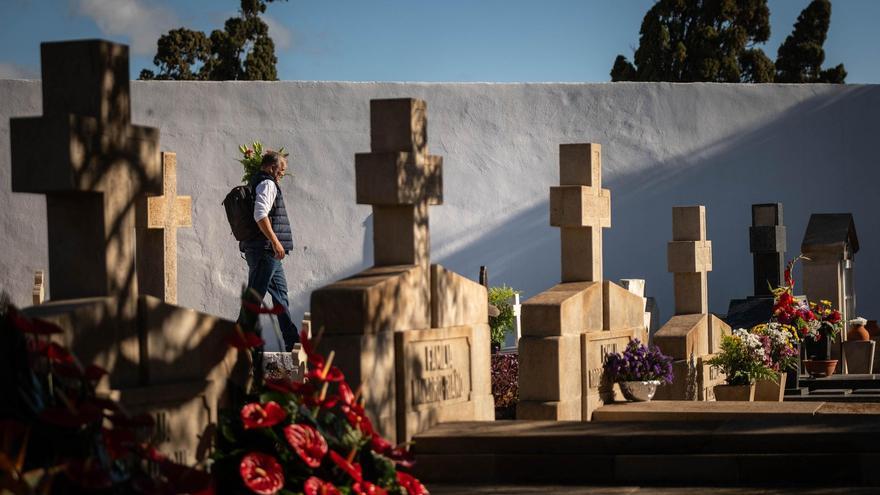 ¿Cuándo abren los cementerios en Santa Cruz de Tenerife durante las fiestas navideñas?