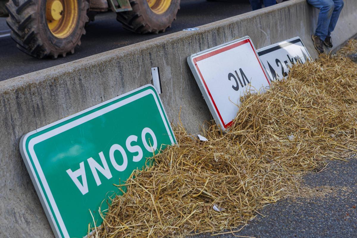 Protesta pagesa a la C-16, a Olvan