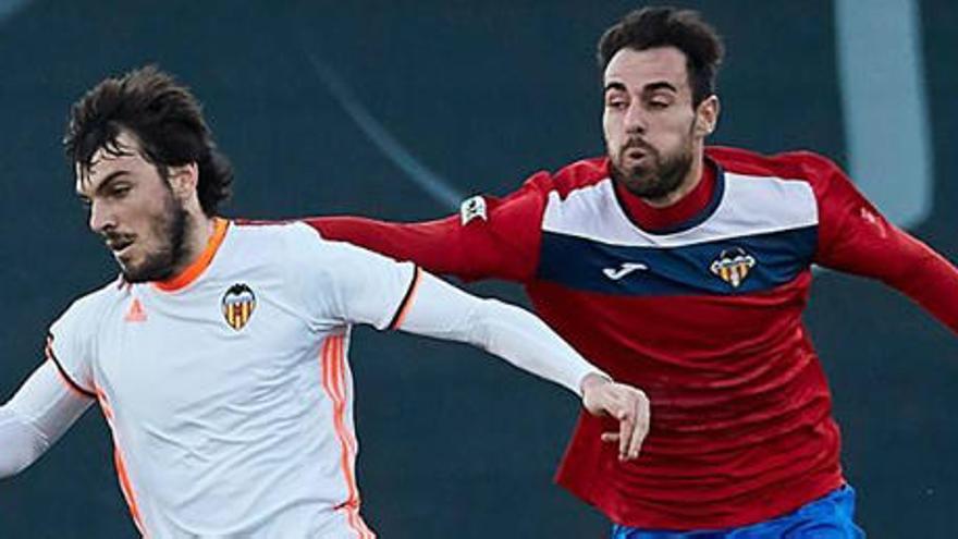 Tablas en el derbi Mestalla - At. Saguntino