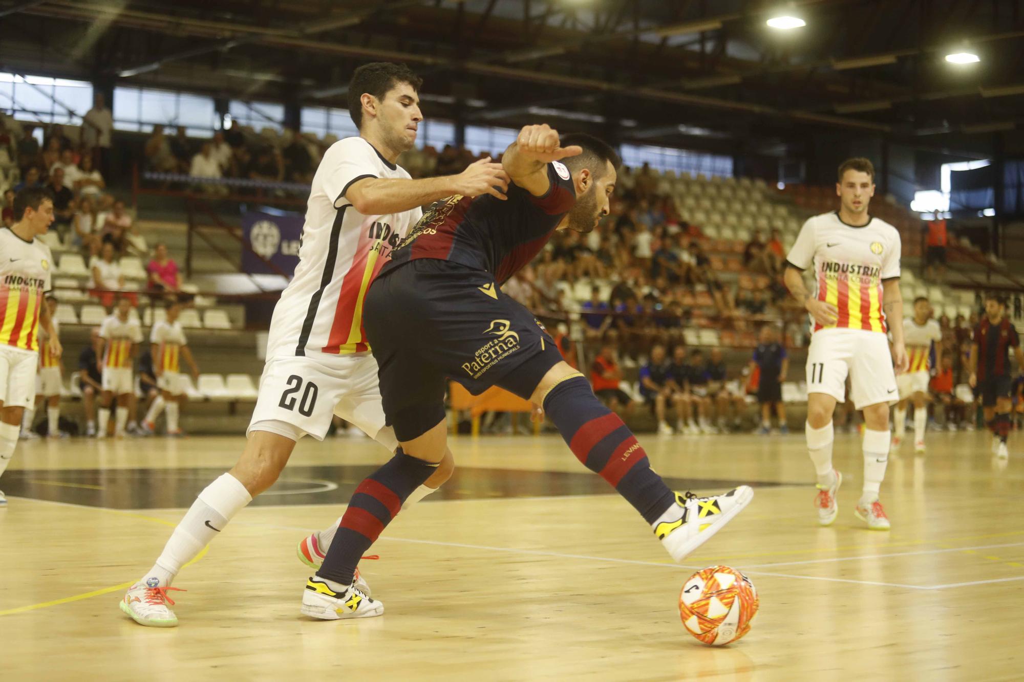 Primer partido del Levante UD FS de Sergio Mullor en Paterna (3-1)