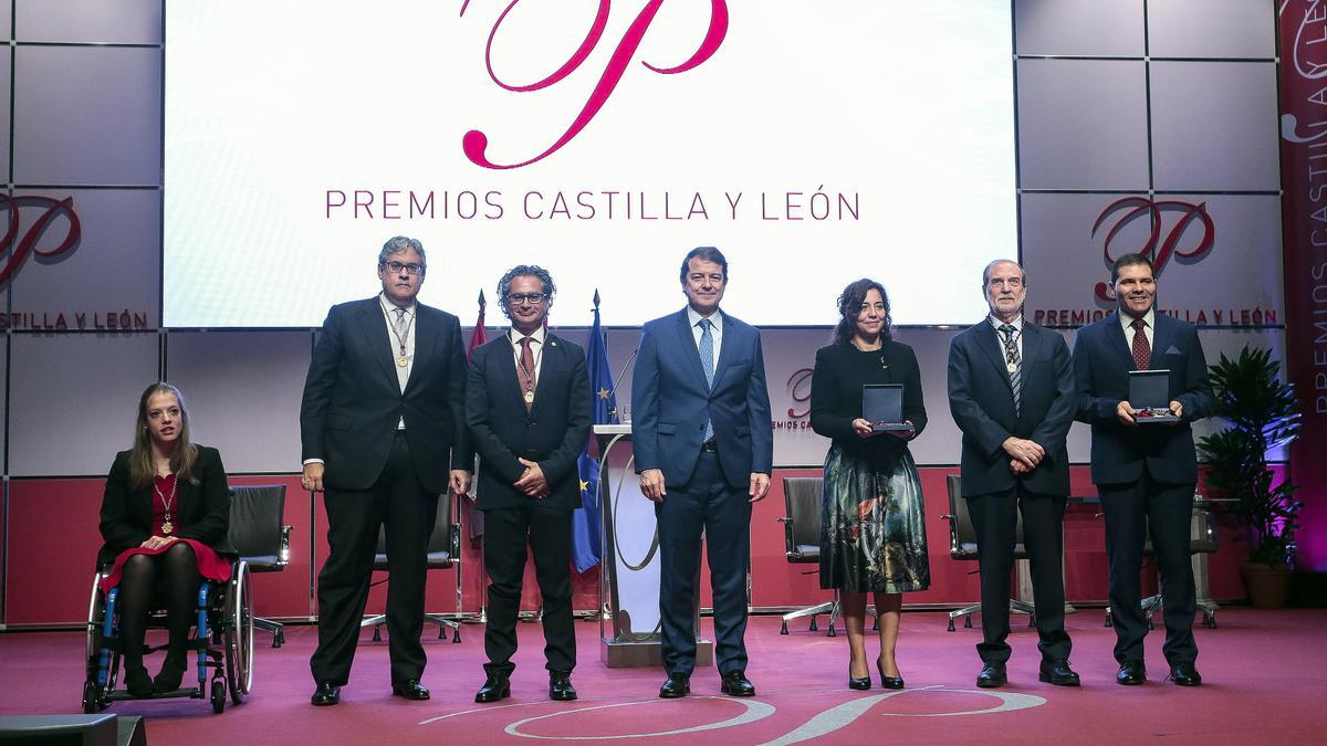 El presidente de la Junta de Castilla y León, Alfonso Fernández Mañueco, preside la entrega de los Premios Castilla y León 2021