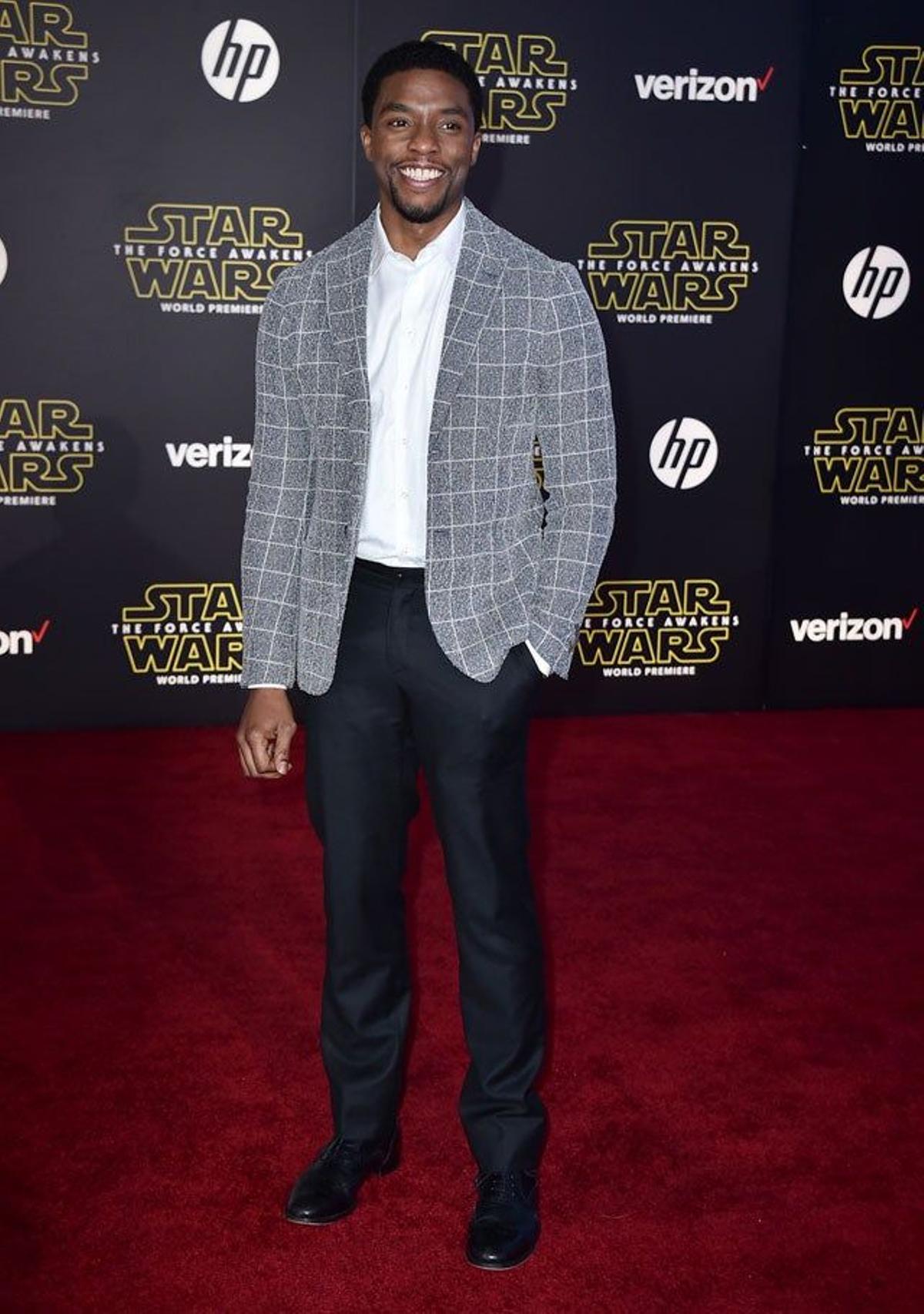 John Boyega, en el estreno mundial de La guerra de las galaxias: el despertar de la fuerza en Los Ángeles.