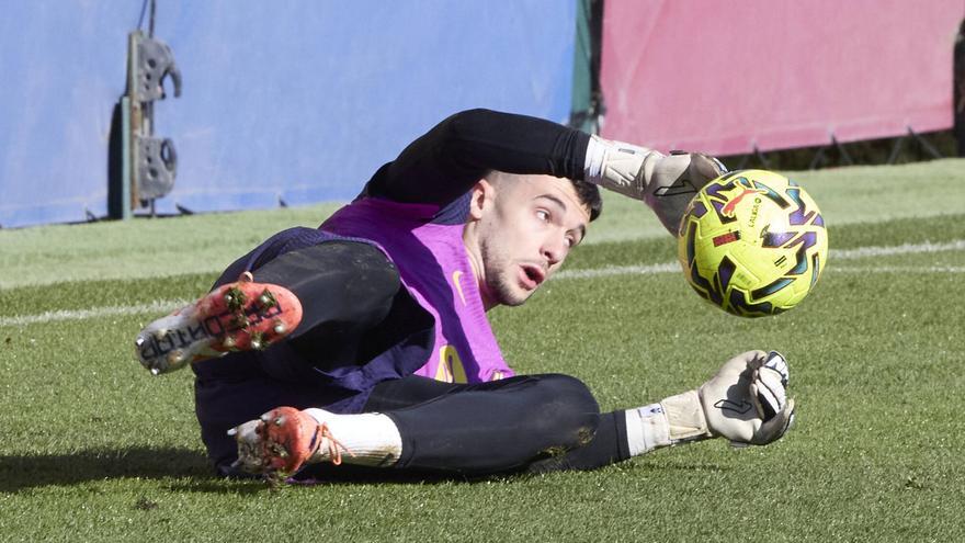 Joan Garcia, en el último entrenamiento previo al Barça-Athletic.