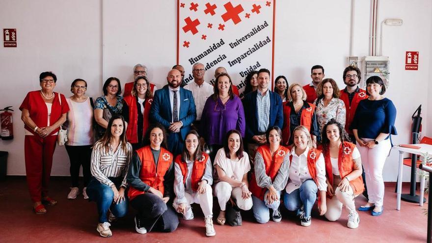 El Cabildo y Cruz Roja abren en Puerto de la Cruz un centro de día para personas sin hogar