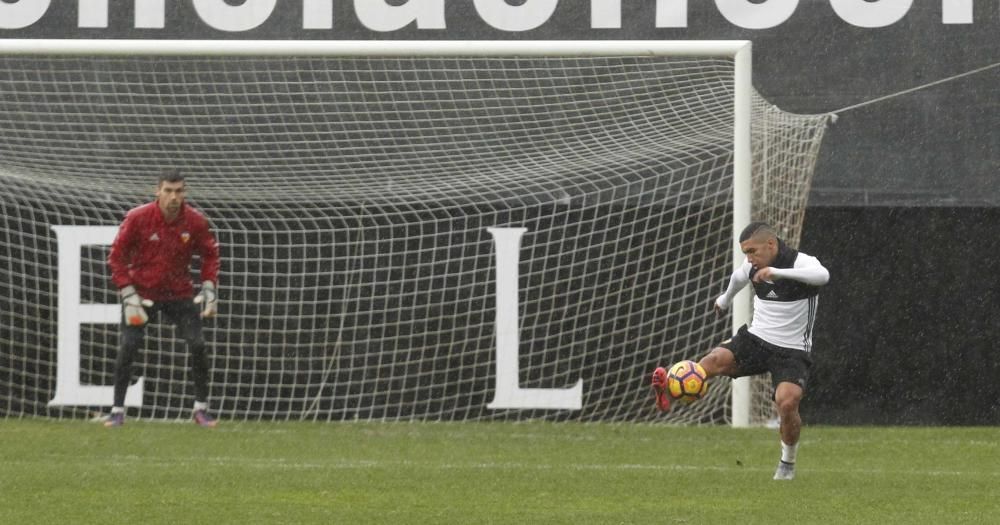 Las mejores imágenes del entrenamiento del Valencia de este domingo