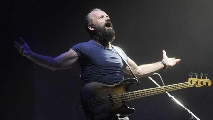 Sting agita al público gallego en un emocionante concierto