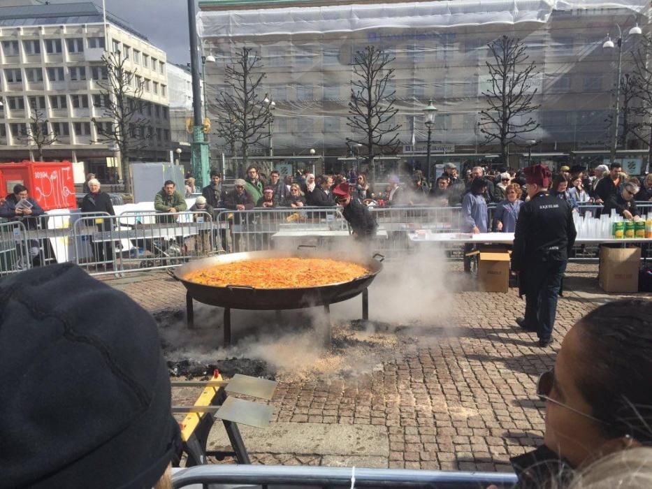 Preparación de la paella gigante en Göteborg