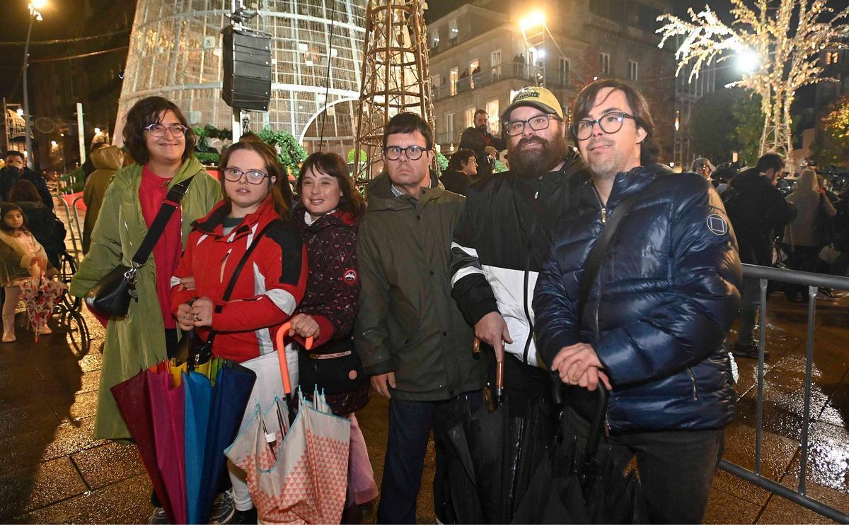 Vigo enciende la Navidad más grande de su historia ante miles de personas