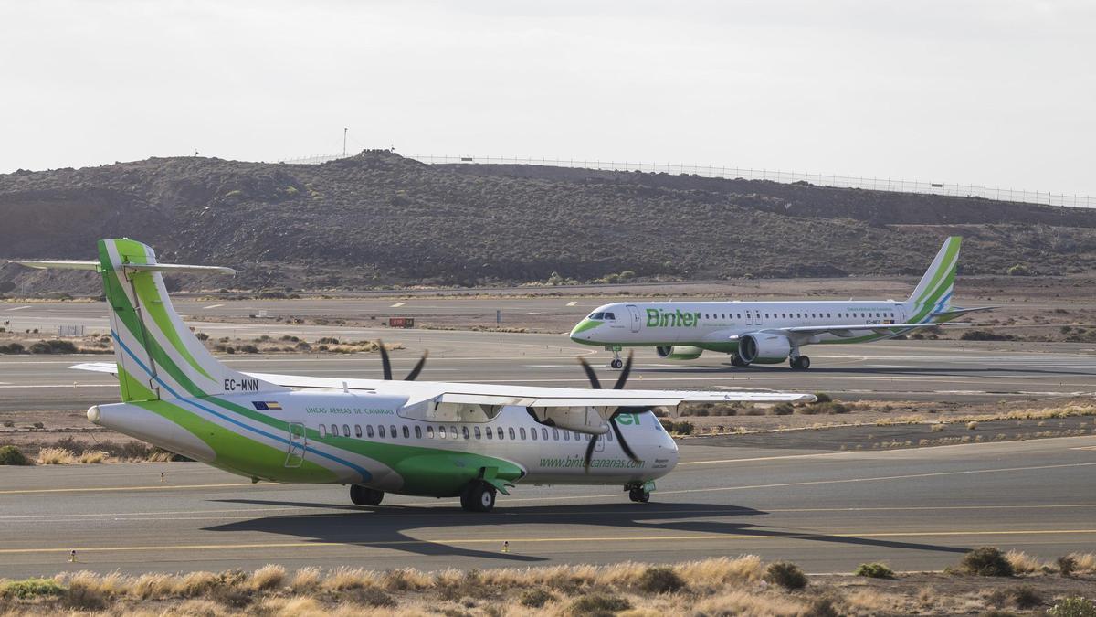 Dos aviones de Binter en un aeropuerto, en una imagen de archivo.
