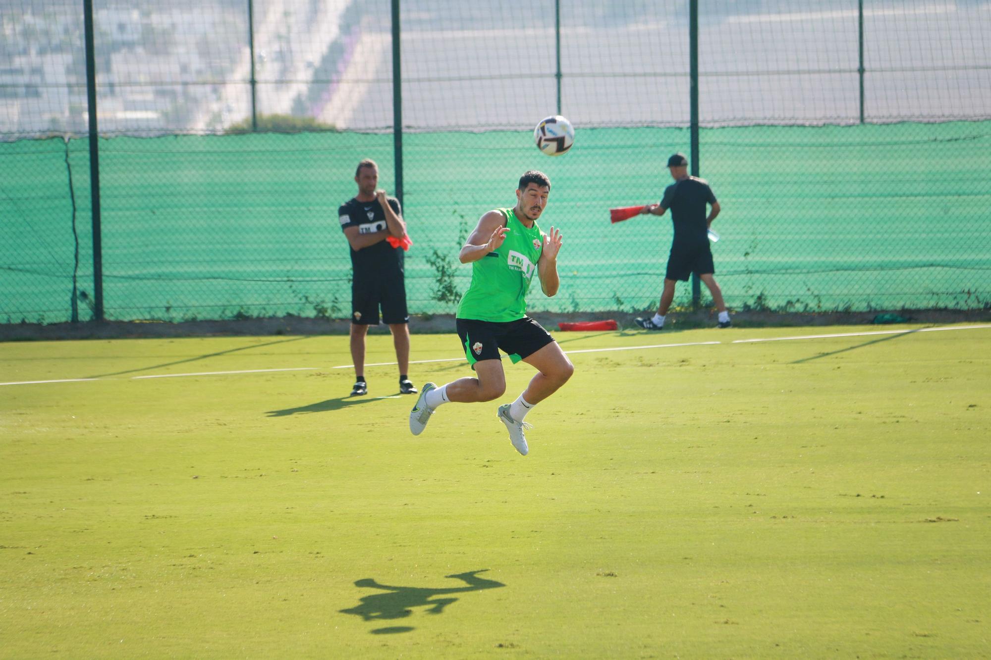 Entrenamiento del Elche CF en La Finca Golf Resort en Algorfa