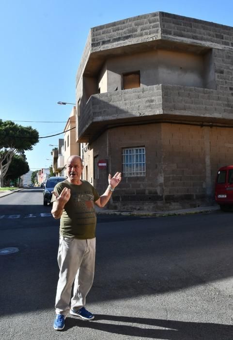 Casa abandonada llena de palomas en Ingenio