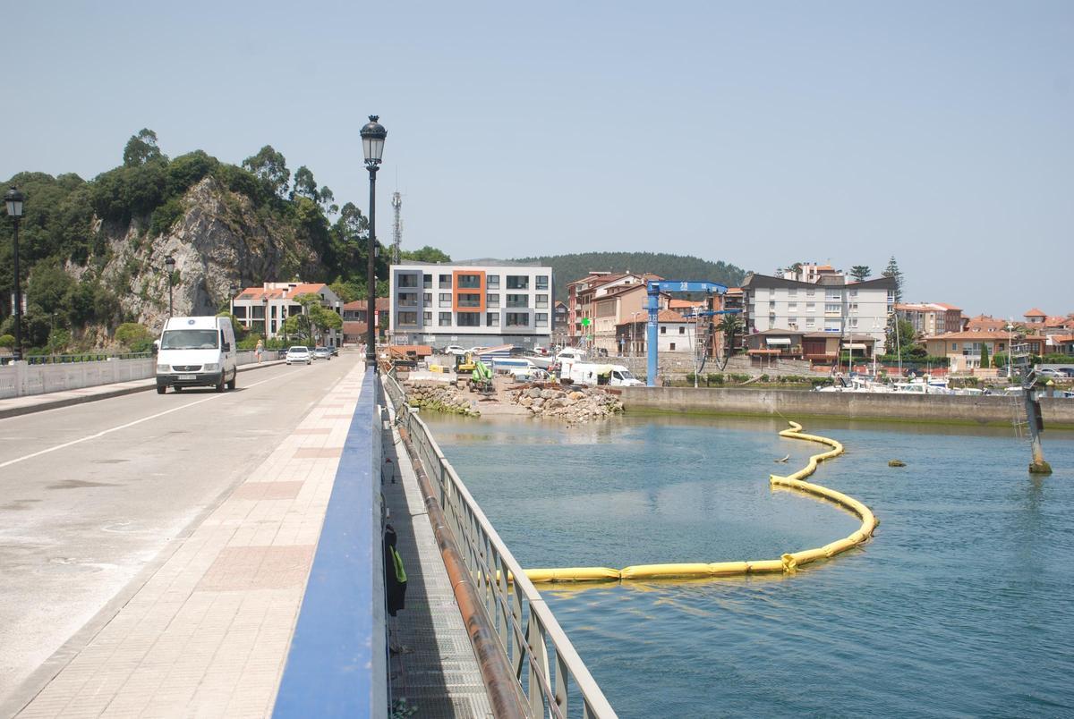 Obras en el puente de Ribadesella.zip