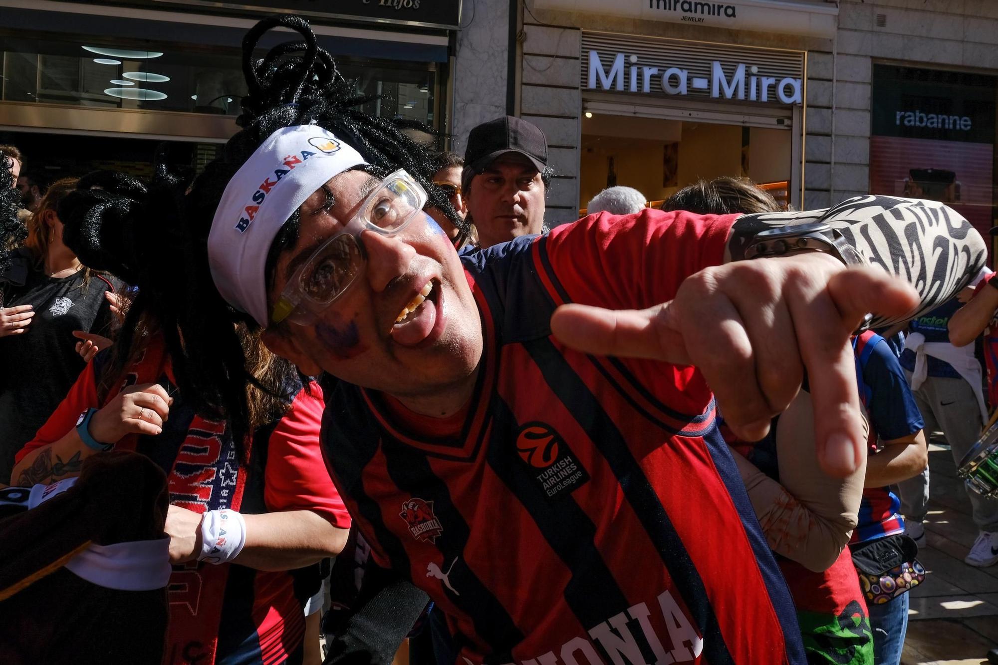 Las aficiones de la Copa del Rey tomaron el Centro este sábado, antes de las semifinales