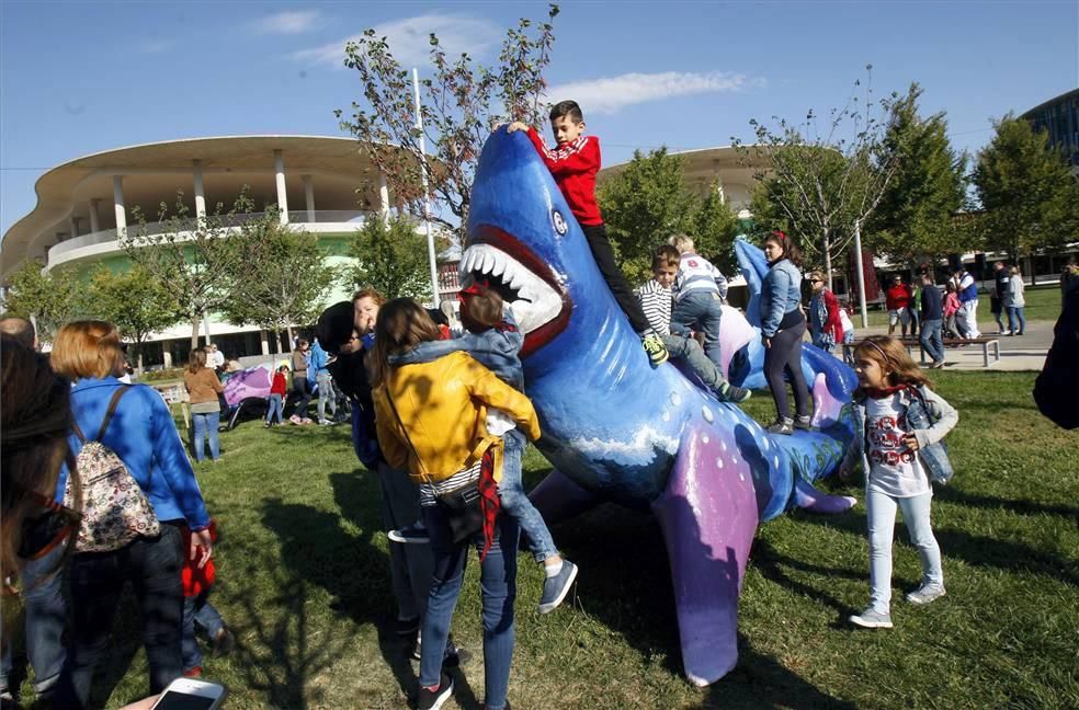 Gigantes y cabezudos en la Expo