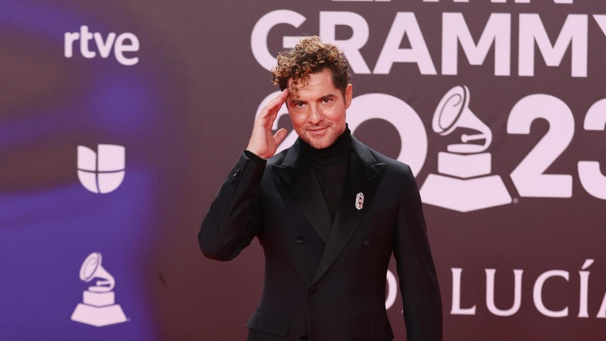 El cantante David Bisbal posa durante el photocall previo a la gala de entrega de los Latin Grammy 2023, en el Palacio de Congresos de Sevilla, a 16 de noviembre de 2023, en Sevilla, Andalucía (España). Sevilla acoge hoy la 24ª edición de los Grammy Latinos, galardones que reconocen la excelencia artística y técnica de la música iberoamericana.