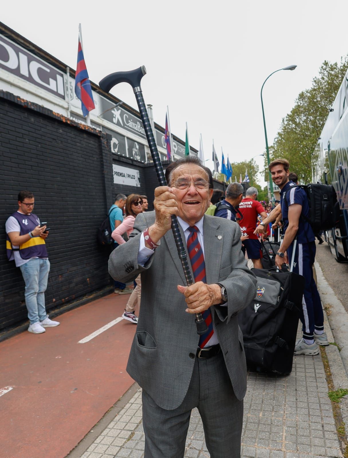 Explosión granota en la llegada del Levante UD a El Plantío