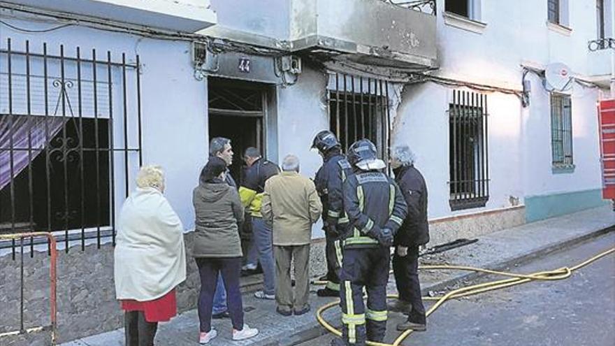 El herido en el incendio sale de la UCI y evoluciona favorablemente