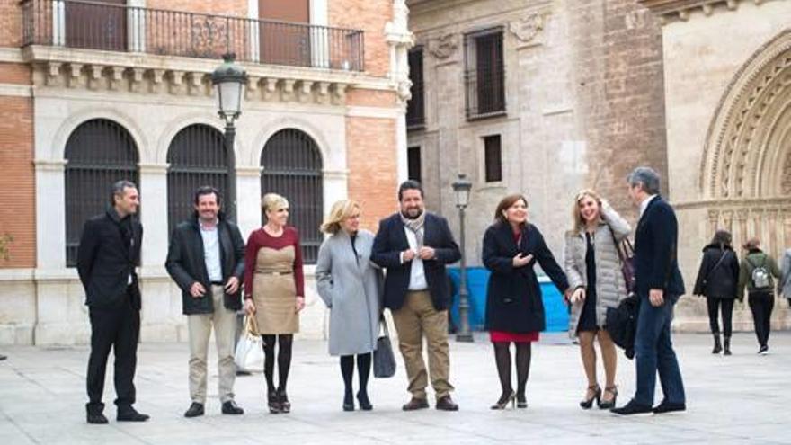 Camps guarda silencio y el PP de Bonig se desentiende del pasado turbio