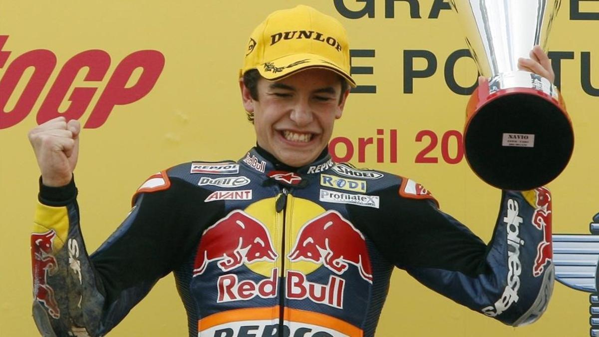 El Marc Márquez más pequeño, más joven, celebra en Estoril-2010 una de sus grandes victorias.