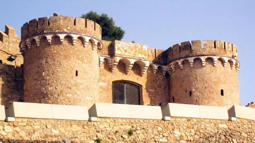 Una fortaleza con 300 Torres, de origen romano y con un palacio en la parte alta: es el castillo más espectacular de España, y visitarlo es gratis