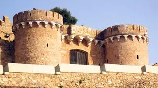 Una fortaleza con 300 Torres, de origen romano y con un palacio en la parte alta: es el castillo más espectacular de España, y visitarlo es gratis