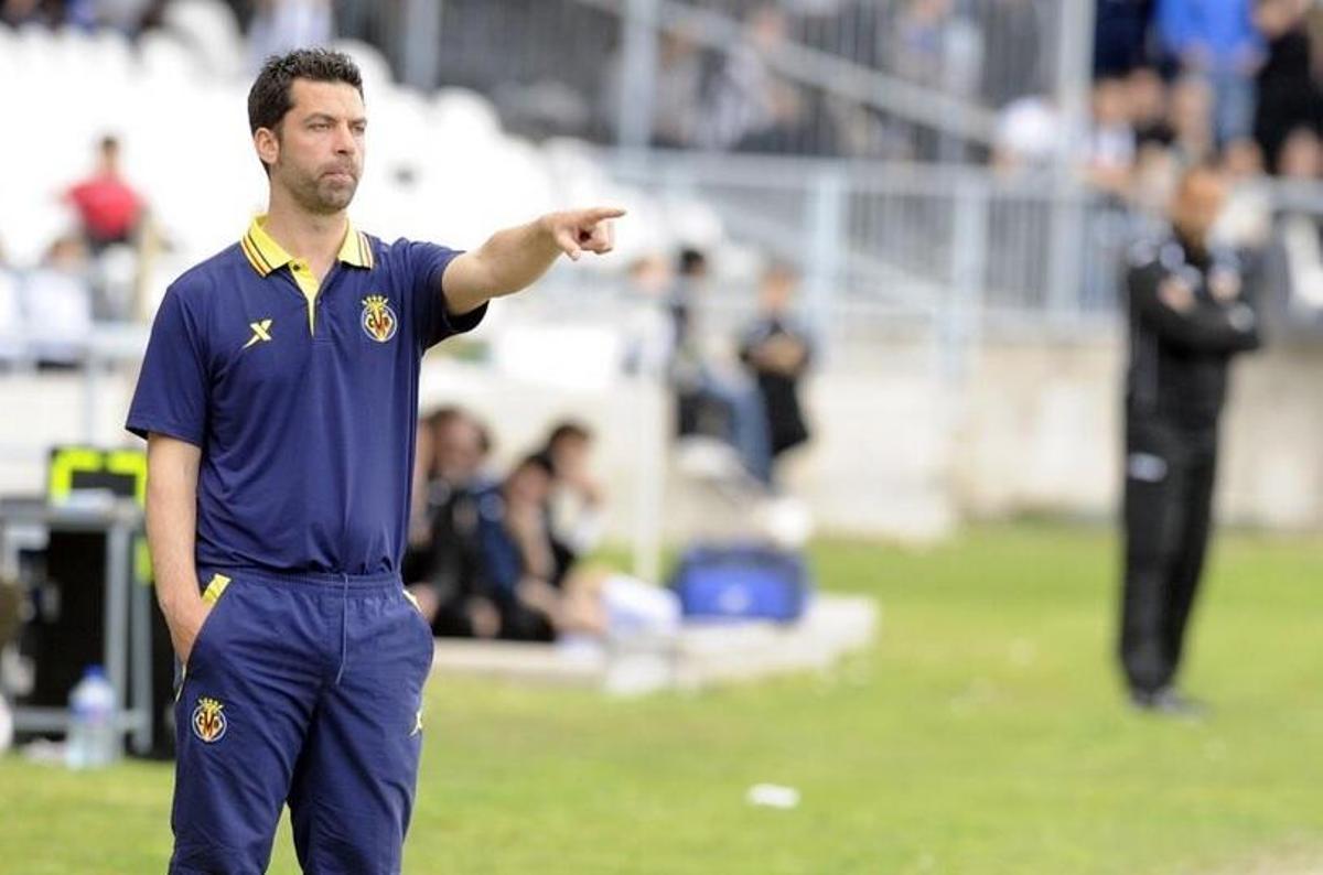 Tito García Sanjuán, en su etapa como entrenador del Villarreal C.