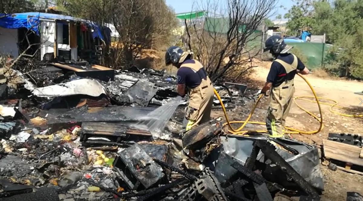La cocina de una autocaravana provoca un incendio en el poblado chabolista Can Rova 2 en Ibiza