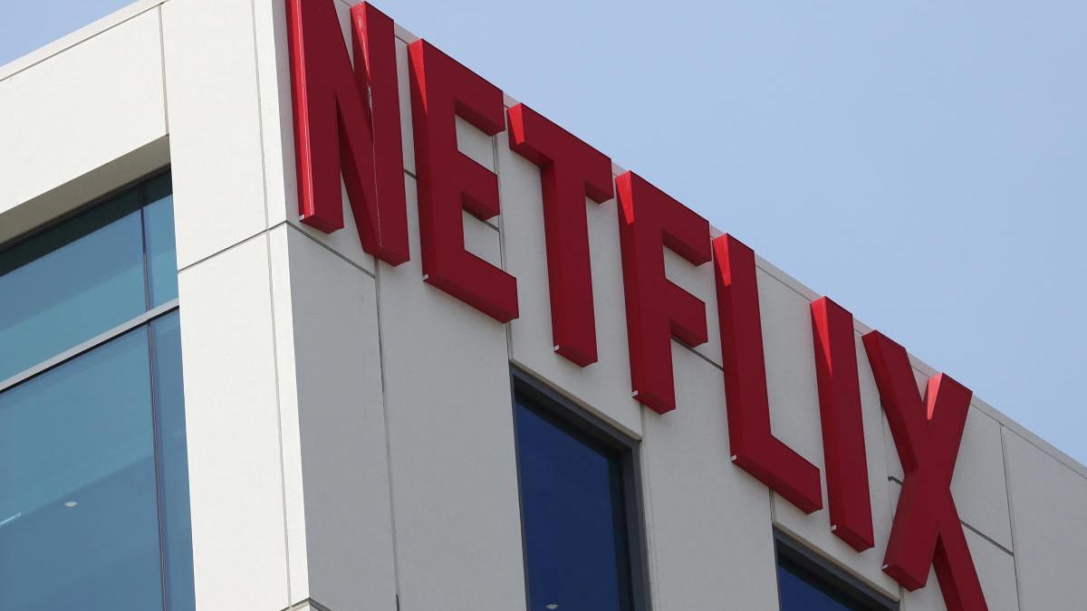 El logo de Netflix en sus oficinas de California