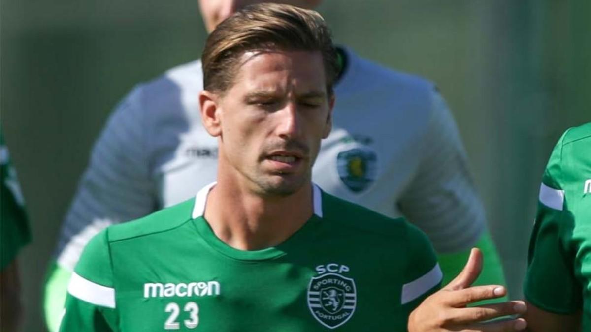 Adrien Silva no podrá jugar de momento con el Leicester