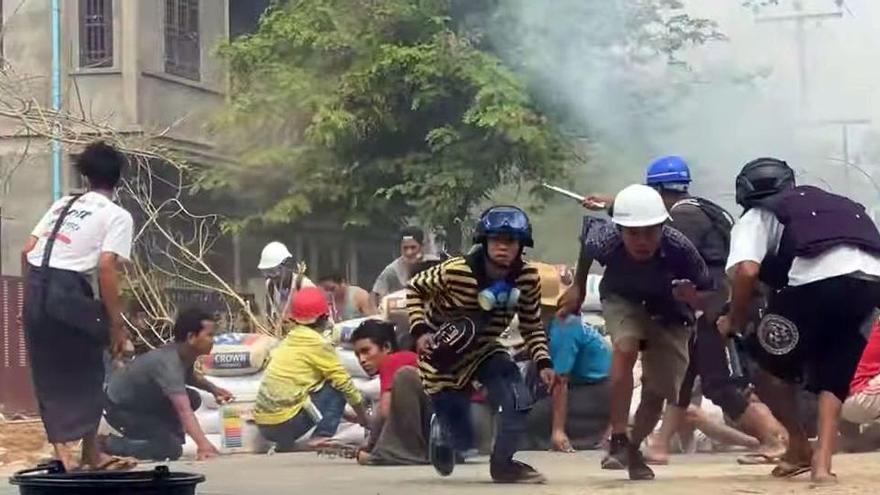 Protestes als carrers de Birmània