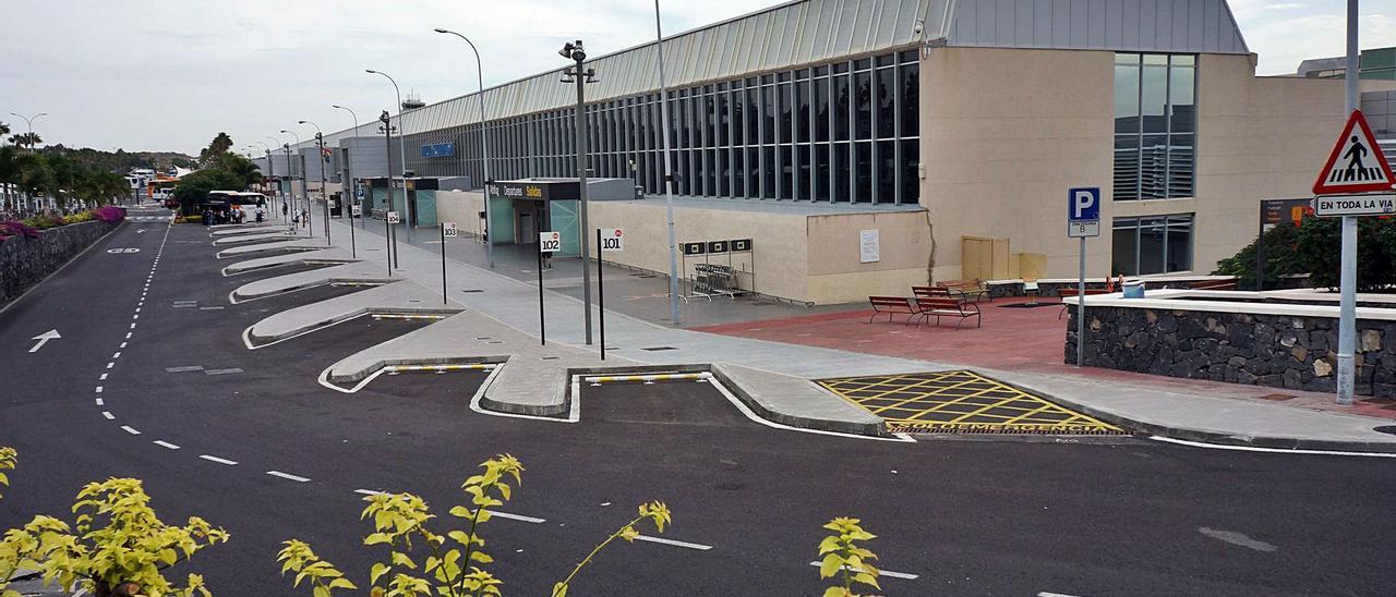 Terminal del Aeropuerto Tenerife Sur, en uso desde su inauguración, el 23 de octubre de 1978.