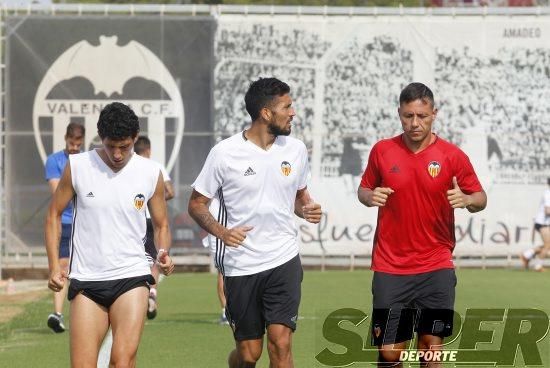 Caras largas tras perder ante el Betis