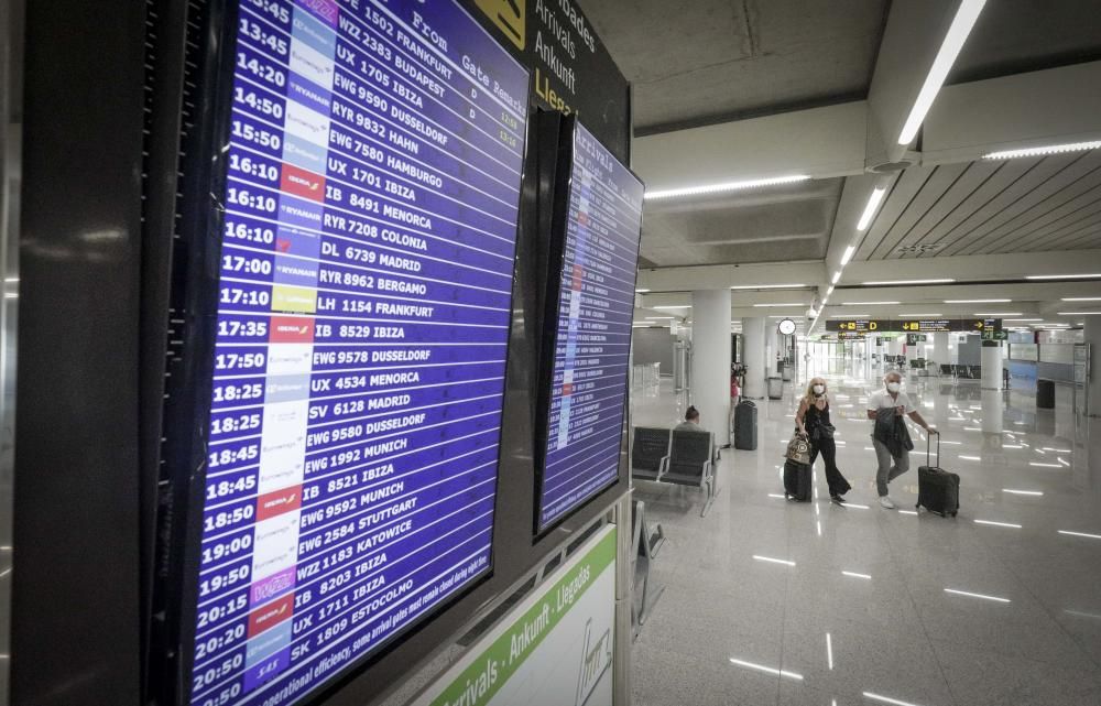 Los aeropuertos de Baleares reciben 65 vuelos en el primer día de la 'nueva normalidad'