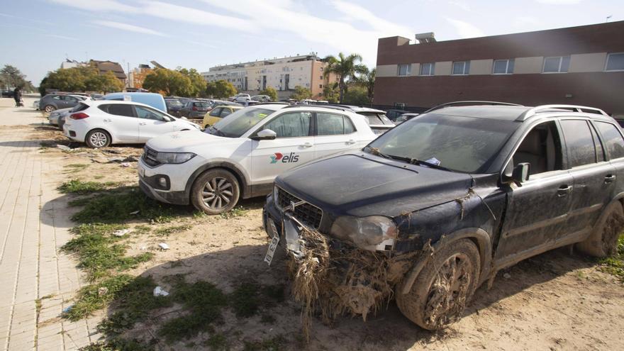 Una vecina de Algemesí denuncia el robo de un coche afectado por la dana