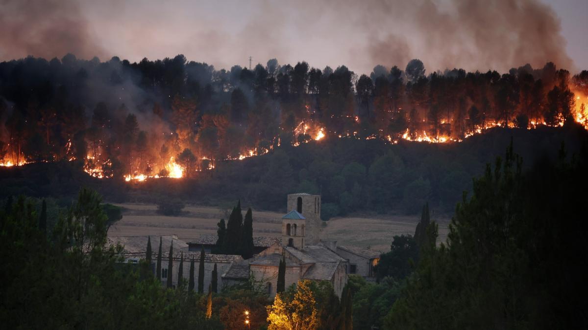 Calor extrema, onada d’incendis i sequeres: la crisi climàtica era això