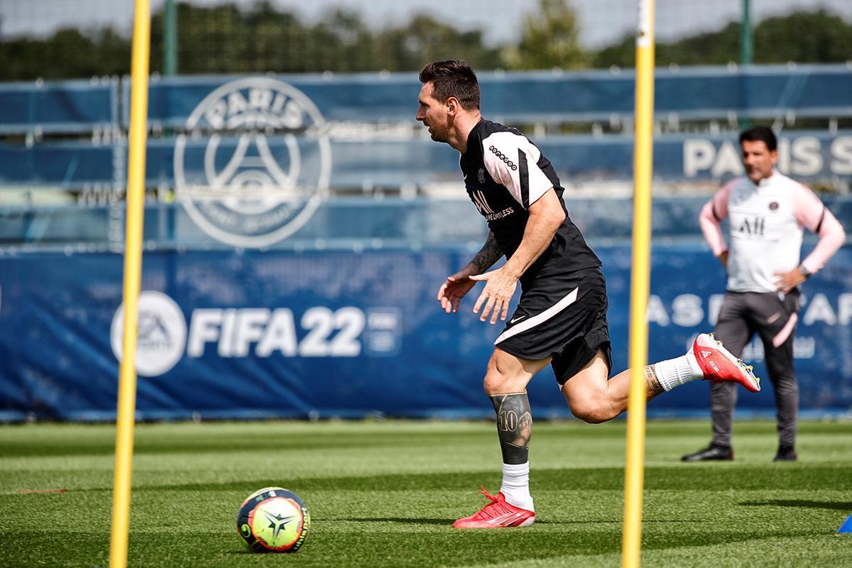 Las mejores imágenes del primer entrenamiento de Messi con el PSG Las mejores imágenes del primer entrenamiento de Messi con el PSG