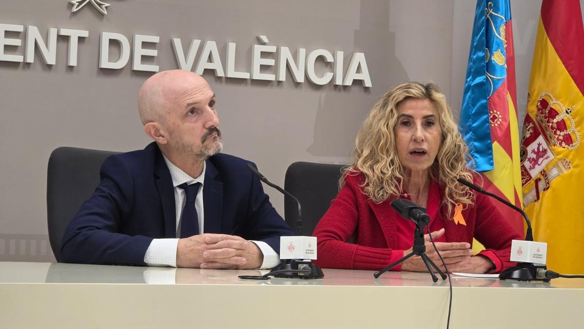 Mariano Chóliz y Marta Torrado, en la intervención