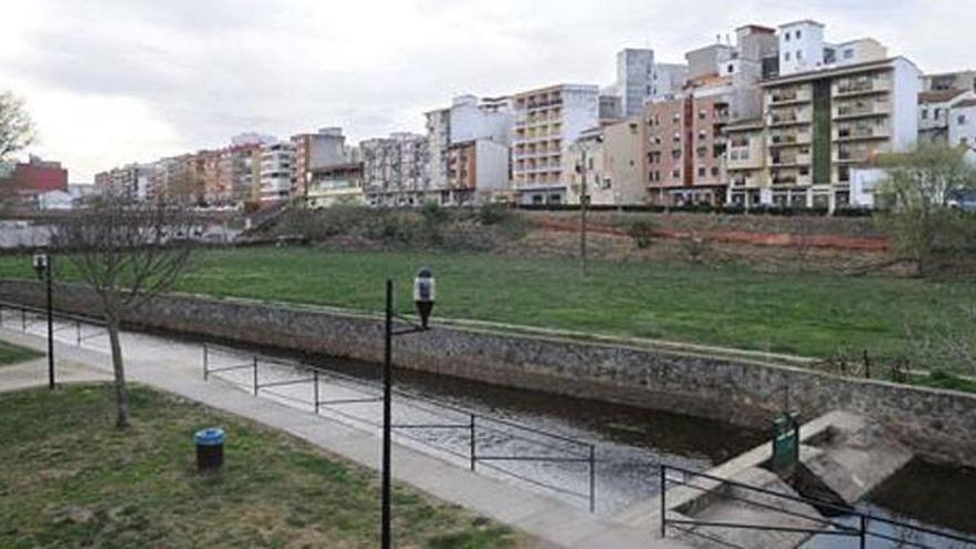 Denuncian inseguridad y suciedad en el Parque de la Isla de Plasencia